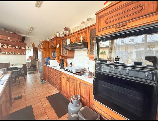 3 BEDROOM HOUSE FOR SALE IN VANDERBIJLPARK SE 6